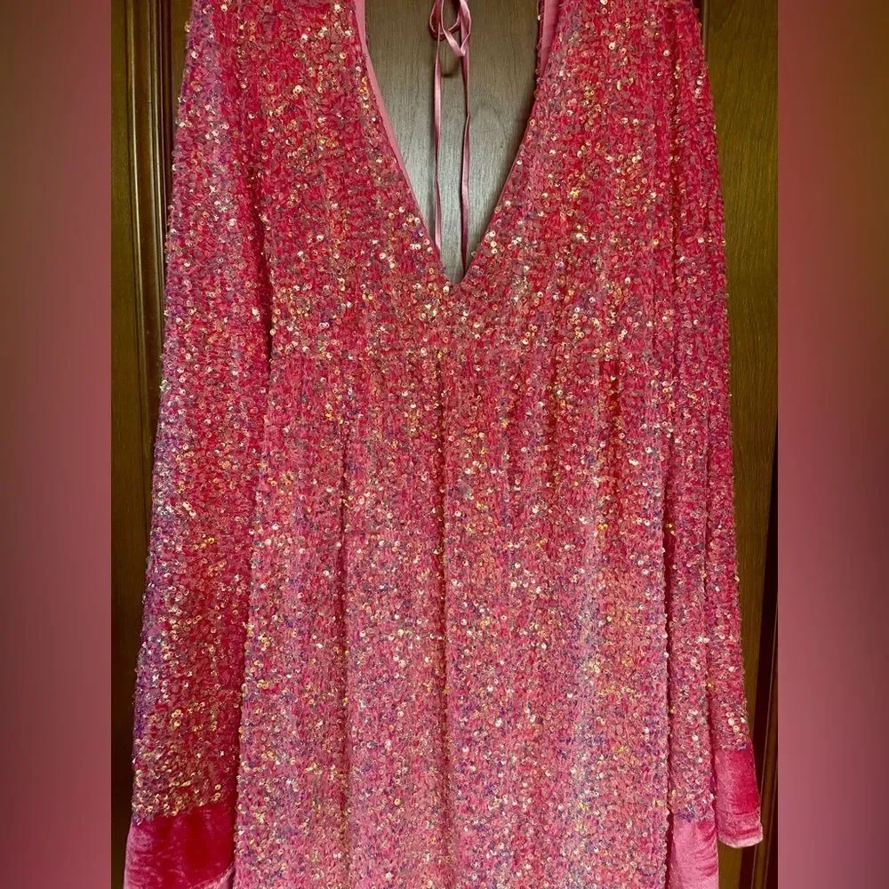 Elegant Pink Long Sleeve Women's Dress - Picture 2 of 4